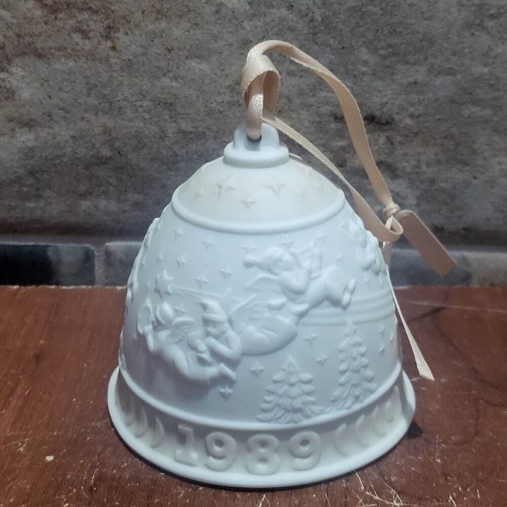 Lladró Annual Christmas Bell Angel Porcelain Ornament 1989
